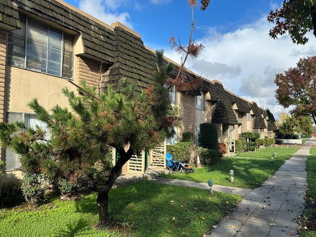 3109 N Thorne Avenue, Fresno, CA 93704