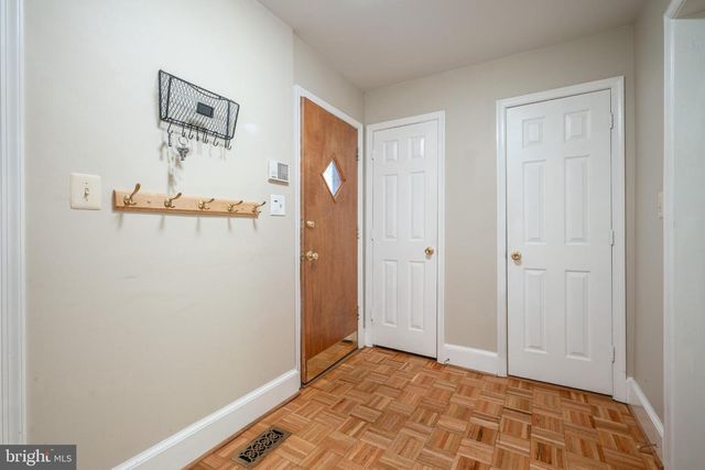 6329 NICHOLSON ST, Falls Church, VA 22044