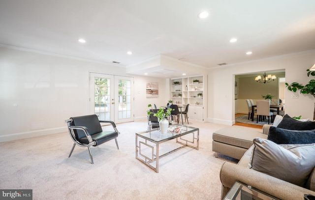 6329 NICHOLSON ST, Falls Church, VA 22044