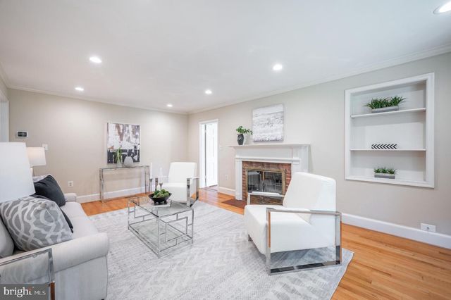 6329 NICHOLSON ST, Falls Church, VA 22044