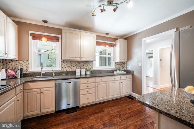 6329 NICHOLSON ST, Falls Church, VA 22044
