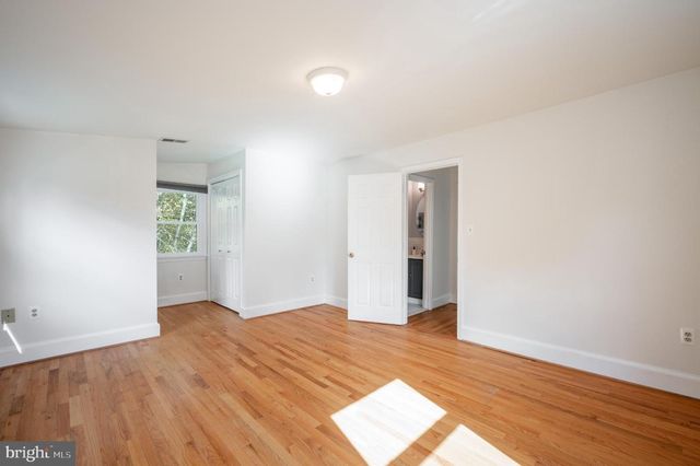 6329 NICHOLSON ST, Falls Church, VA 22044