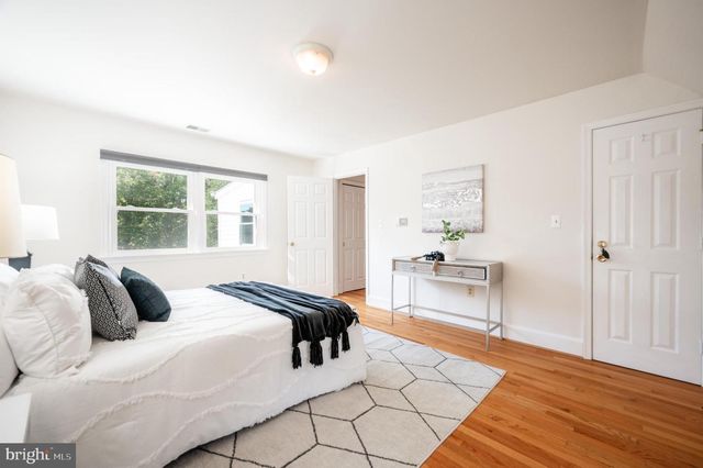 6329 NICHOLSON ST, Falls Church, VA 22044