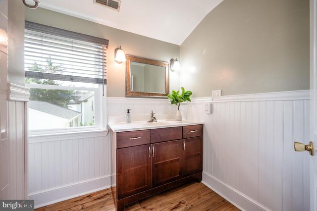 6329 NICHOLSON ST, Falls Church, VA 22044