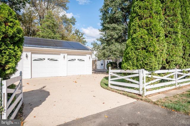 6329 NICHOLSON ST, Falls Church, VA 22044