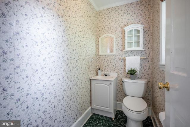 6329 NICHOLSON ST, Falls Church, VA 22044