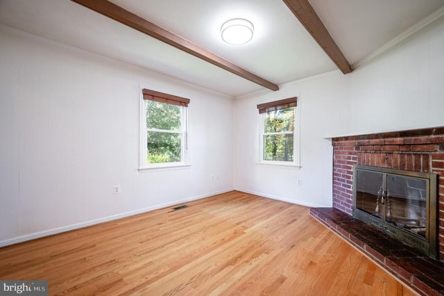 6329 NICHOLSON ST, Falls Church, VA 22044