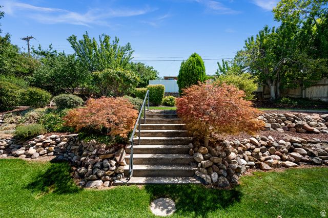 145 S KINGDON LN, North Salt Lake, UT 84054