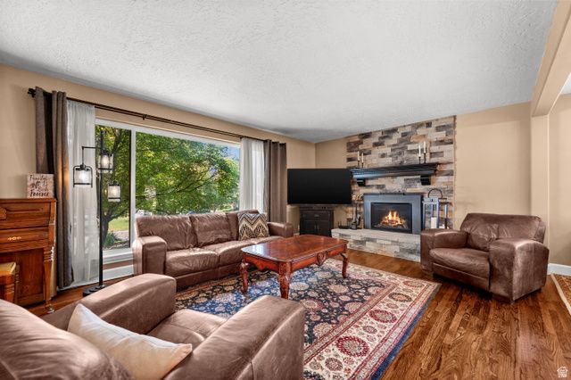 145 S KINGDON LN, North Salt Lake, UT 84054