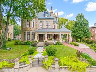 809-819 Hall Street, St Joseph, MO 64501