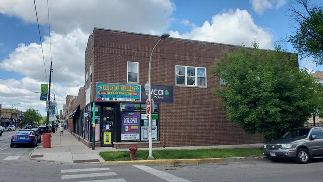 3034-3042 W Montrose Avenue, Chicago, IL 60618