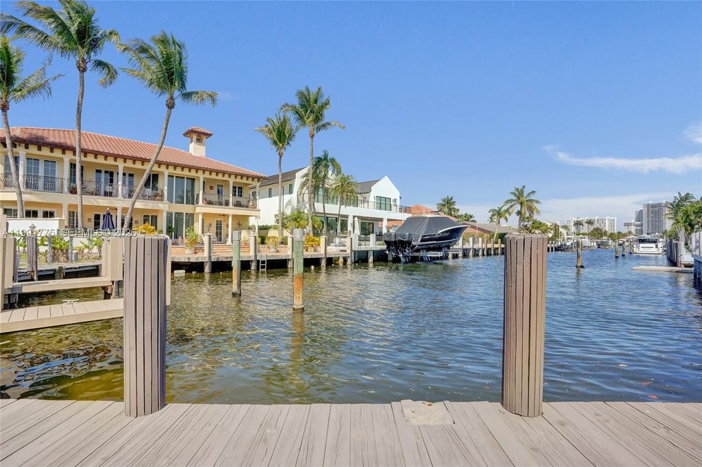 4100 Bayview Drive, Fort Lauderdale, FL 33308