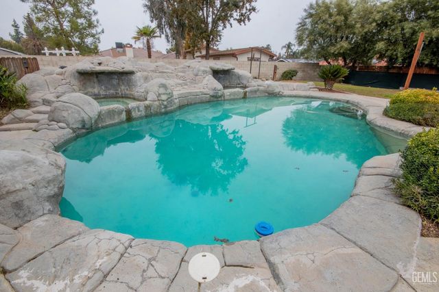 13400 Frenchglen Avenue, Bakersfield, CA 93314