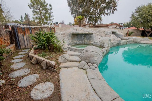 13400 Frenchglen Avenue, Bakersfield, CA 93314