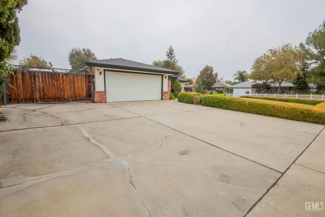 13400 Frenchglen Avenue, Bakersfield, CA 93314