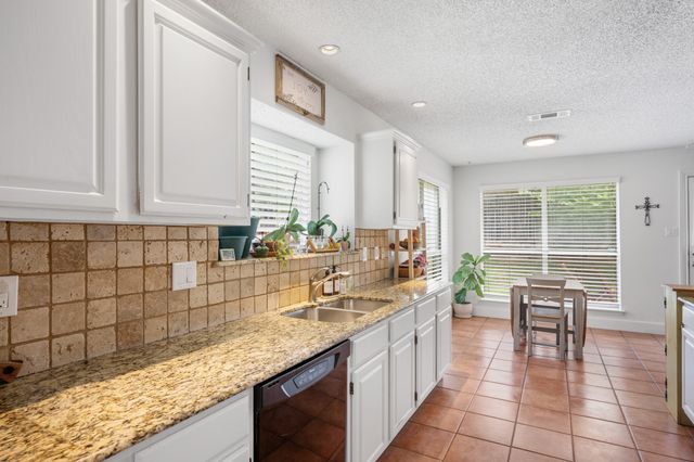 7025 Escondido Drive, Arlington, TX 76016