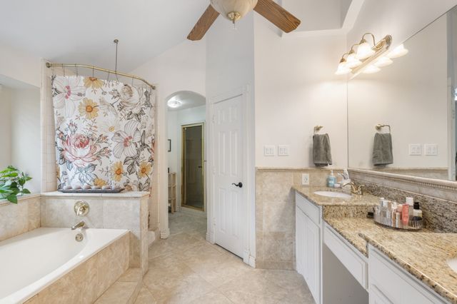7025 Escondido Drive, Arlington, TX 76016