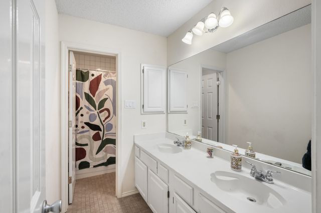 7025 Escondido Drive, Arlington, TX 76016