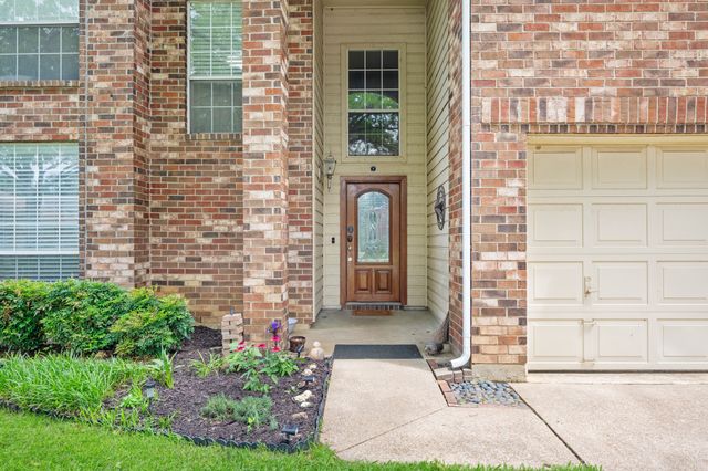 7025 Escondido Drive, Arlington, TX 76016