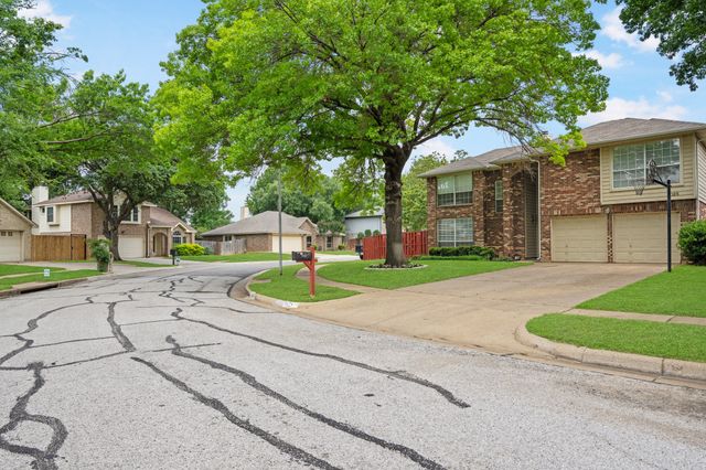 7025 Escondido Drive, Arlington, TX 76016