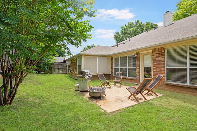 7025 Escondido Drive, Arlington, TX 76016