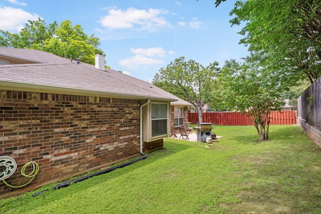 7025 Escondido Drive, Arlington, TX 76016