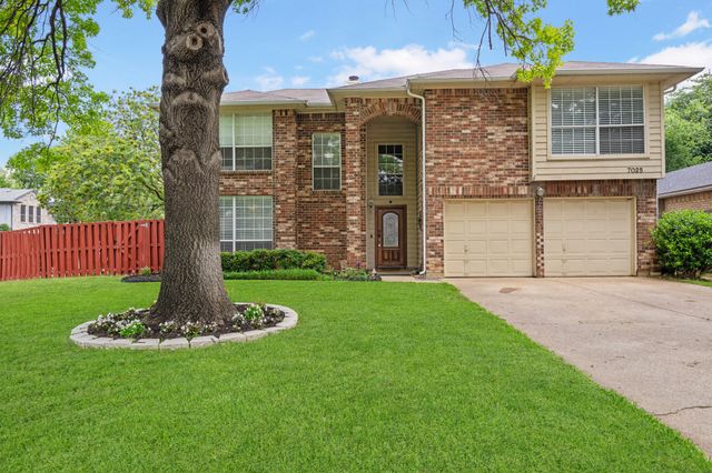 7025 Escondido Drive, Arlington, TX 76016