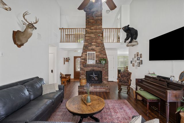 7025 Escondido Drive, Arlington, TX 76016