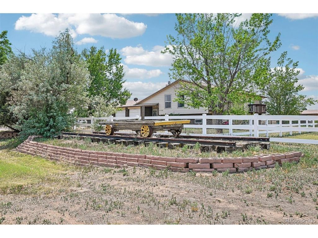 11781 Orleans Cir, Commerce City, CO 80022