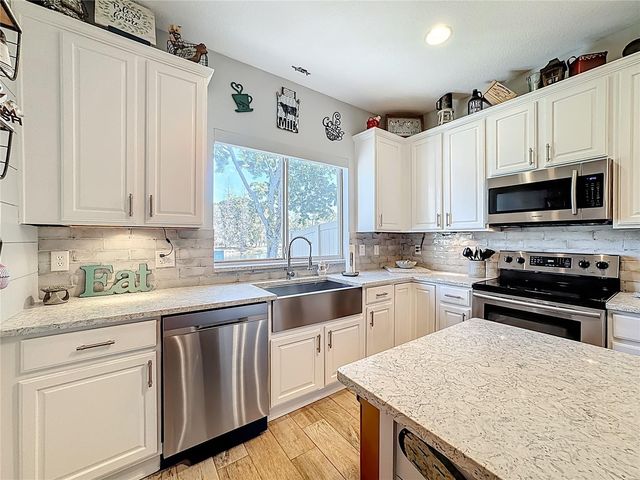 9244 RIVER ROCK LANE, Riverview, FL 33578