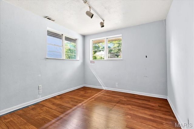 6916 Dale Avenue, St Louis, MO 63139