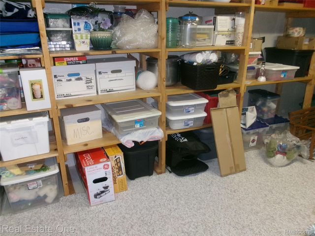 25241 Franklin Terrace 1, South Lyon, MI 48178