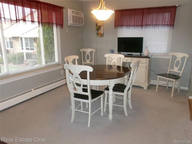 25241 Franklin Terrace 1, South Lyon, MI 48178