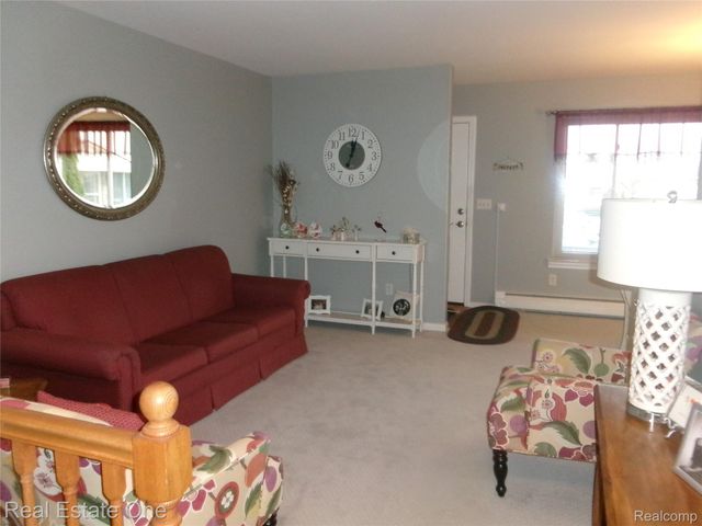 25241 Franklin Terrace 1, South Lyon, MI 48178