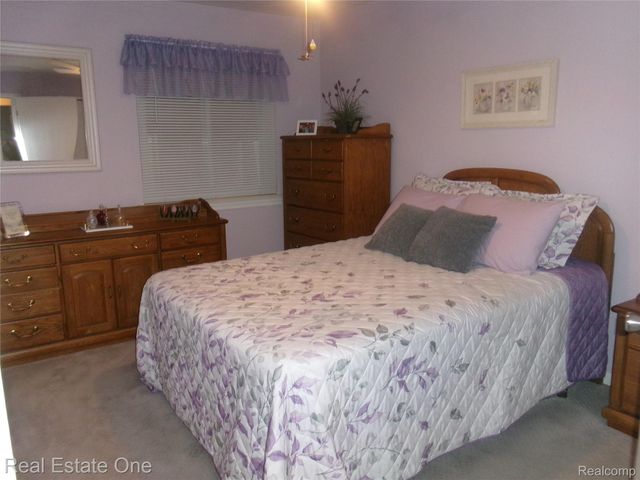 25241 Franklin Terrace 1, South Lyon, MI 48178