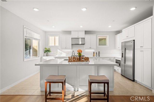 602 Catalonia, Lake Forest (el Toro), CA 92630