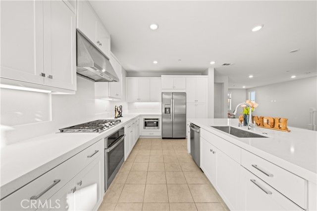 602 Catalonia, Lake Forest (el Toro), CA 92630