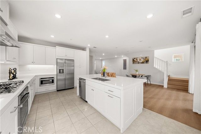 602 Catalonia, Lake Forest (el Toro), CA 92630