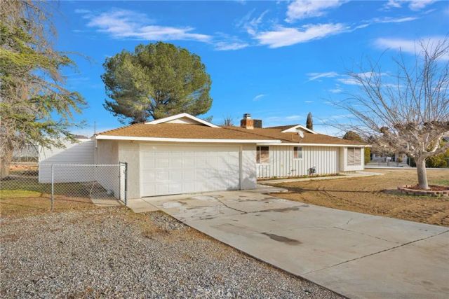 14866 Nokomis Road, Apple Valley, CA 92307