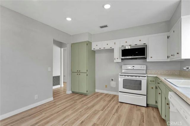 14866 Nokomis Road, Apple Valley, CA 92307