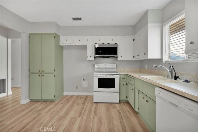14866 Nokomis Road, Apple Valley, CA 92307