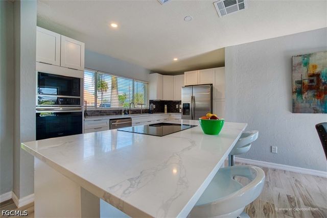 5135 Rutland CT, Cape Coral, FL 33904
