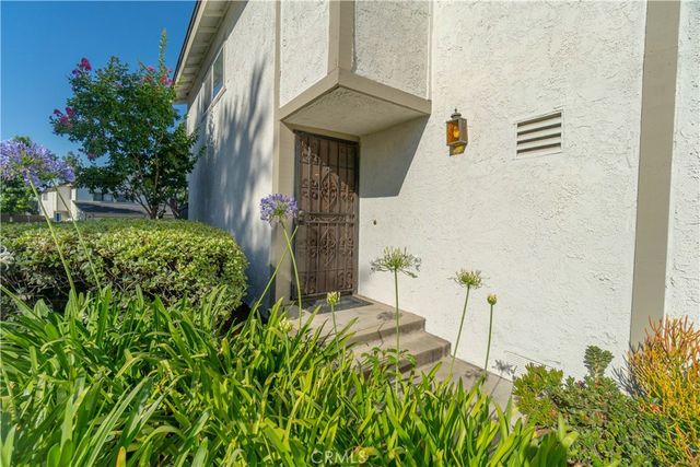 587 S College, Claremont, CA 91711