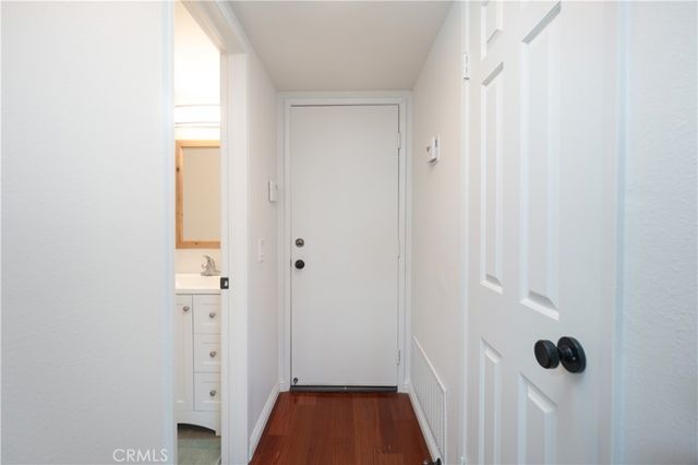 587 S College, Claremont, CA 91711