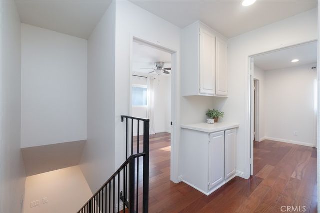 587 S College, Claremont, CA 91711