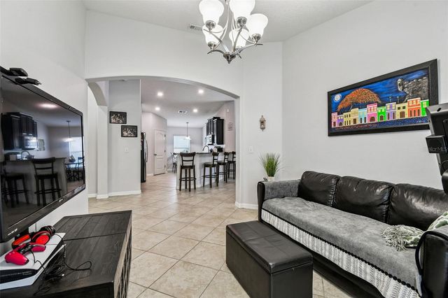 8439 HUNTERS FORK LOOP, Ruskin, FL 33573