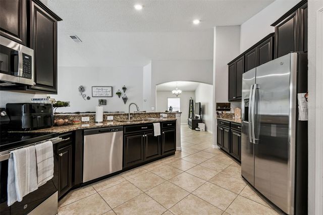 8439 HUNTERS FORK LOOP, Ruskin, FL 33573