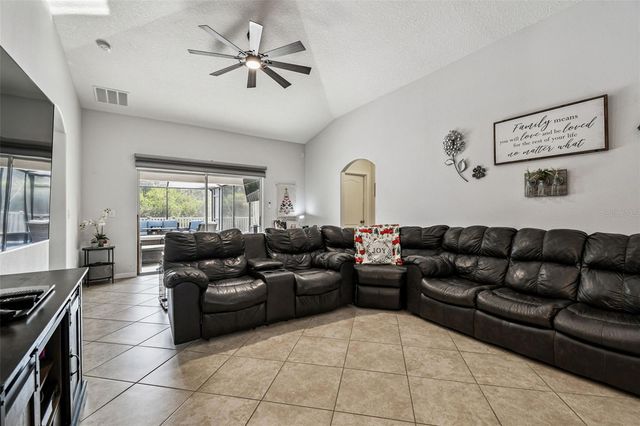 8439 HUNTERS FORK LOOP, Ruskin, FL 33573