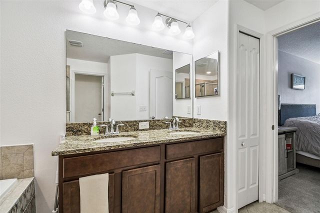 8439 HUNTERS FORK LOOP, Ruskin, FL 33573