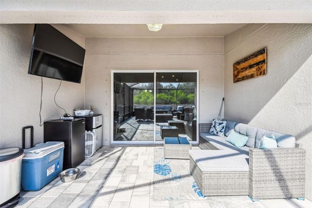 8439 HUNTERS FORK LOOP, Ruskin, FL 33573